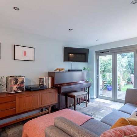 Lovely Central Cambridge Home Екстериор снимка