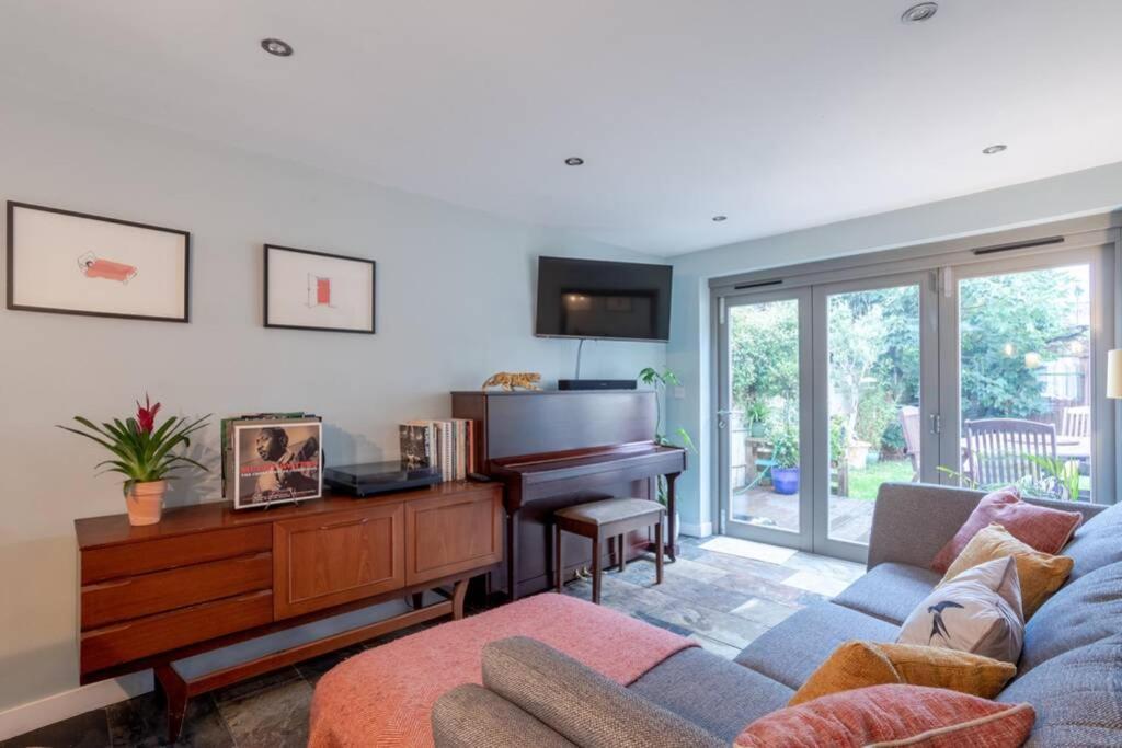 Lovely Central Cambridge Home Екстериор снимка