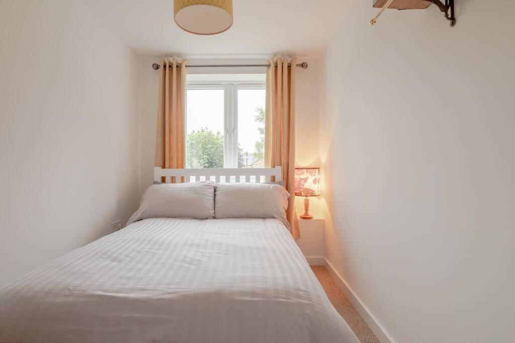 Lovely Central Cambridge Home Екстериор снимка